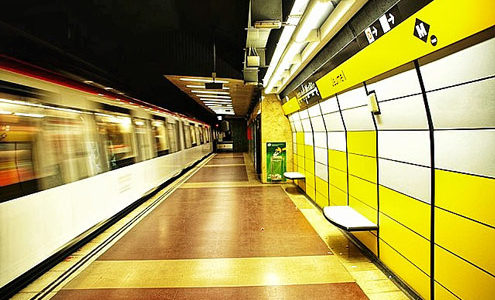 barselona-metro-station-barcelona-metro-istasyonu